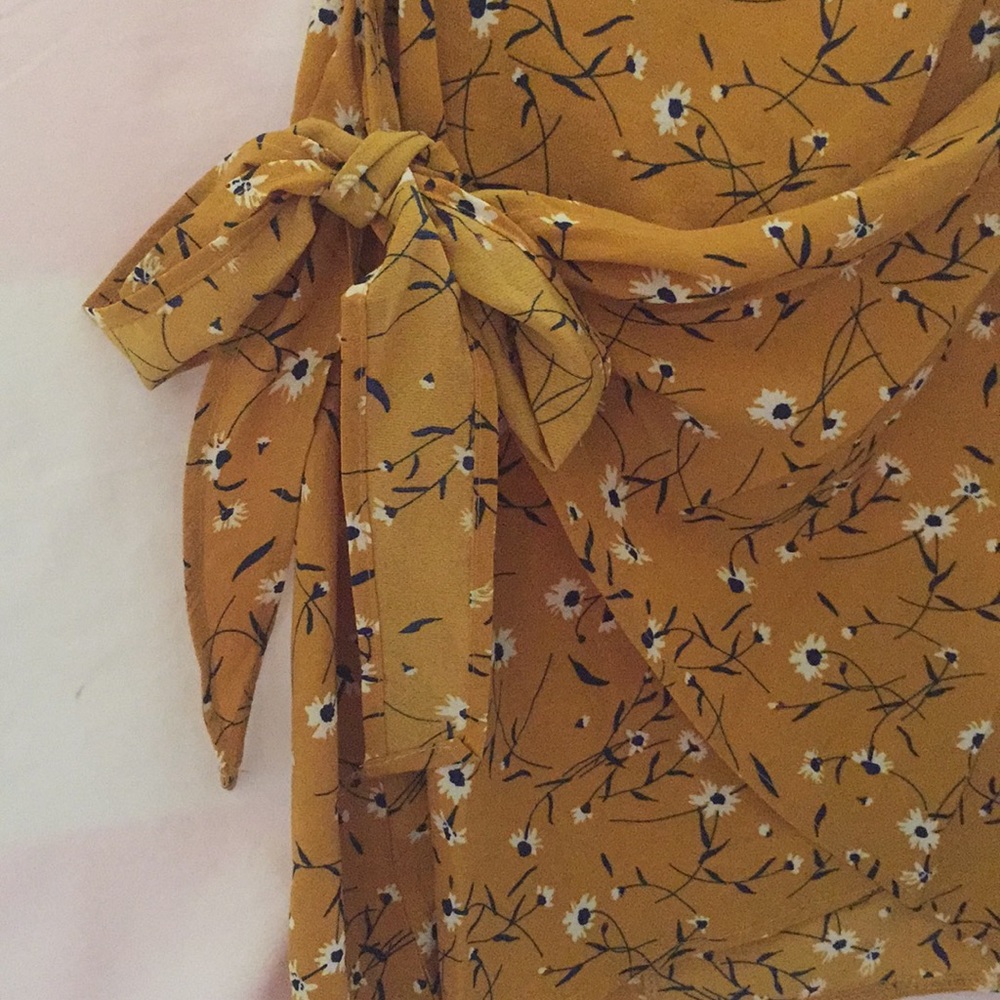 Beautiful mustard color minidress - Picture 3 of 8